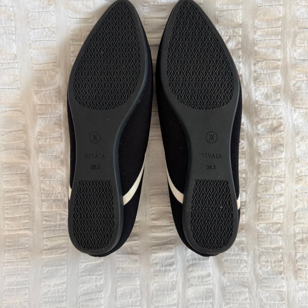 Vivaia Pointed-Toe V-Cut Flats - Picture 3 of 4